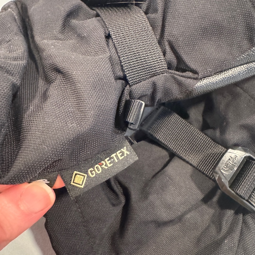 The North Face Black Insulated Mittens - Picture 6 of 6